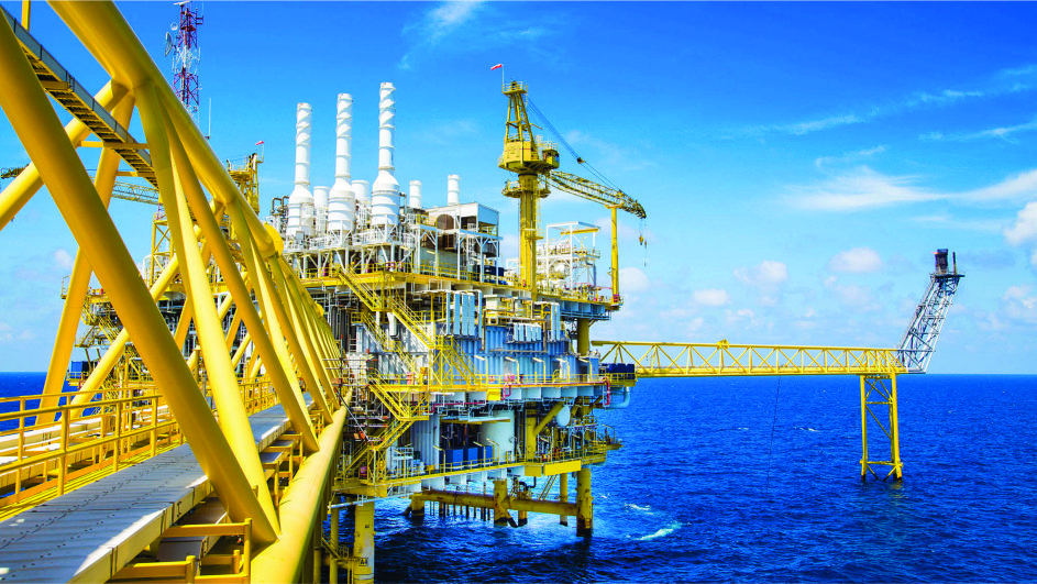 Aramco Sees Oil Market Losing 100 Million Barrels a Week if Hormuz Remains Closed